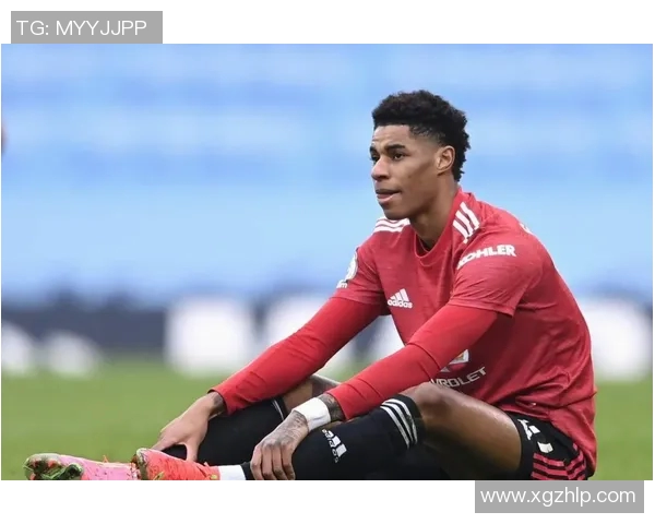 足球明星因护照问题遭拘留引发球迷热议与媒体关注