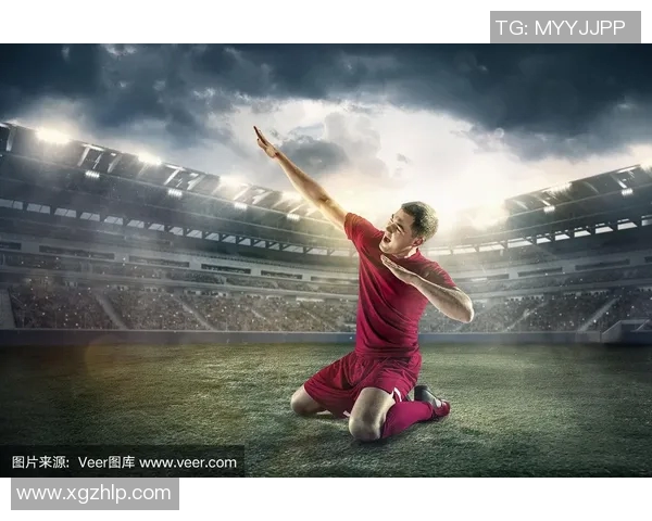 足球明星霸气宣传图展现球场魅力与个人风采的完美结合